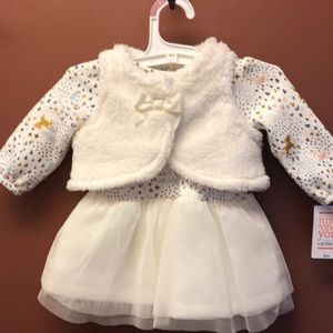 Cute unicorn dress with skirt.